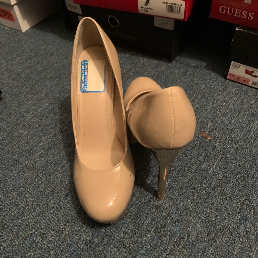 Zigi Soho nude pumps